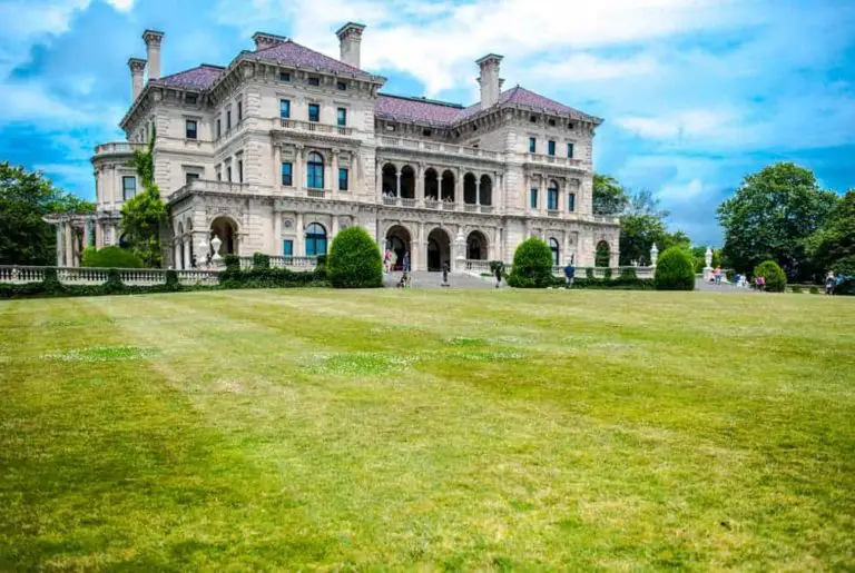 Newport Mansion Tours To Take With Kids Rough Point Mansion and The